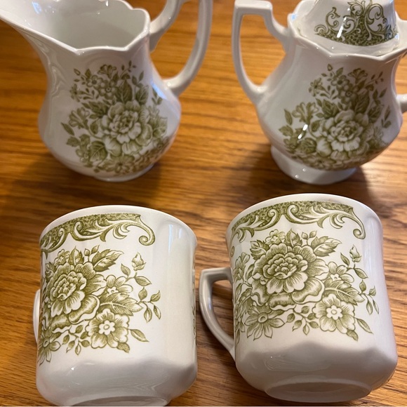 Green - Picture 6 of 12